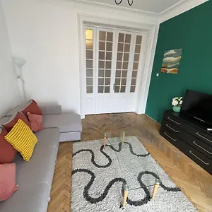 Sweethome Near Historical Center Appartamento