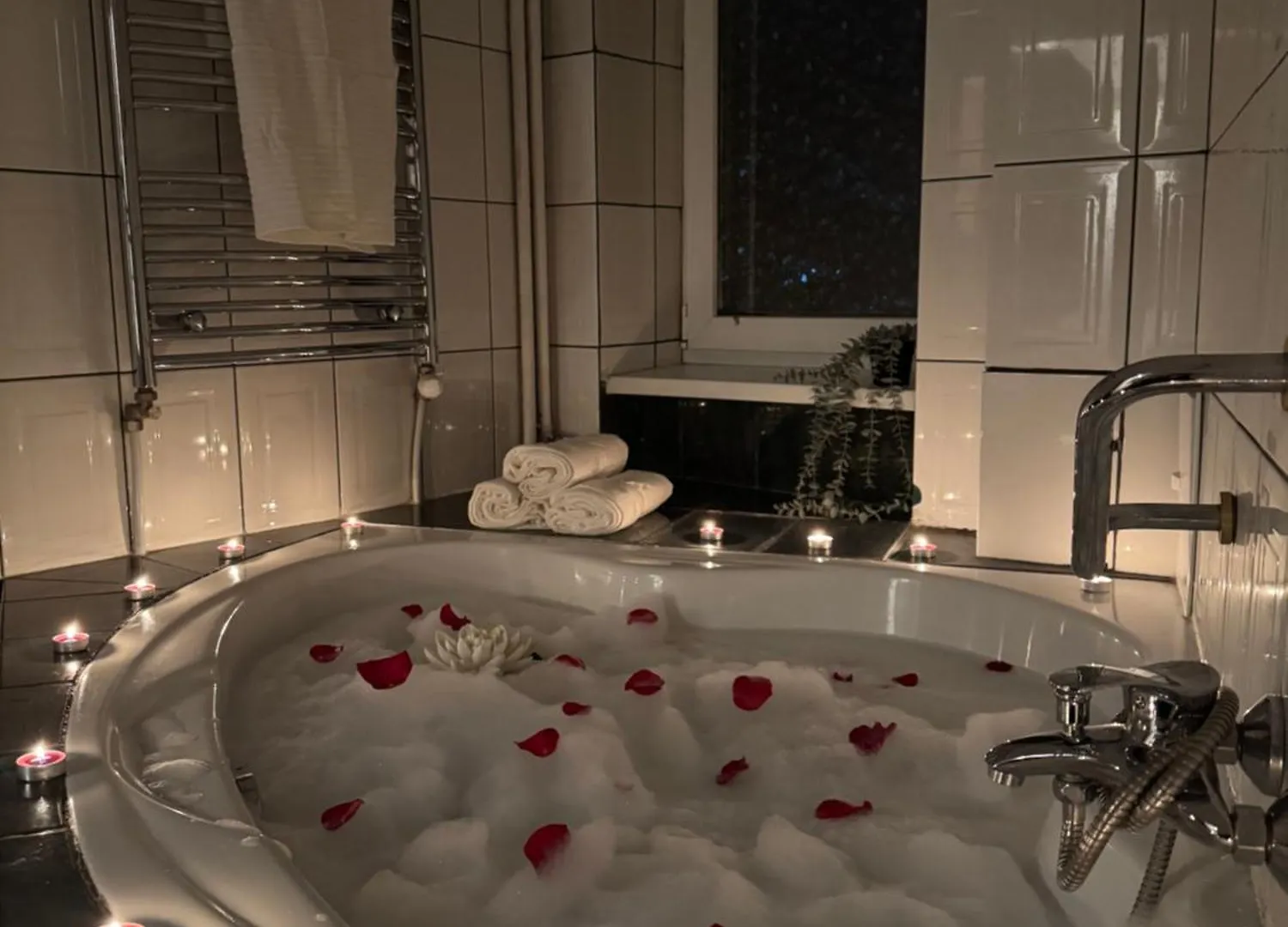 Romantic Bathtube Cismigiu Park 2 Room Apartment Bukurešť